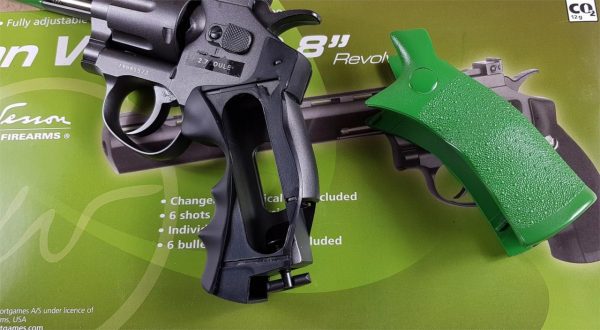 Two Tone Dan Wesson co2 Revolver 8 Inch - Green - Image 2