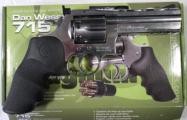 Dan Wesson 715 4" co2 Revolver - Used - Image 4