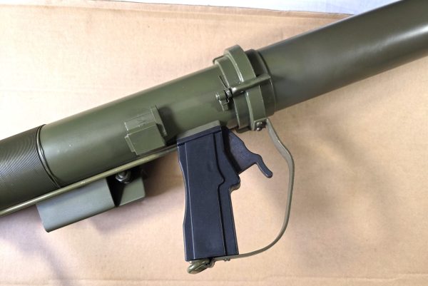 US Army M9A1 40mm Gas Grenade Bazooka - As New - Image 4
