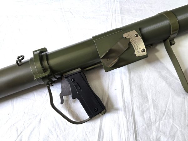US Army M9A1 40mm Gas Grenade Bazooka - As New - Image 8