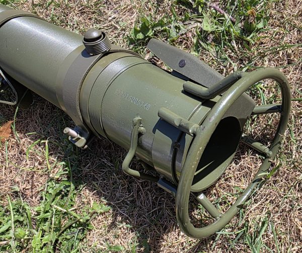 US Army M9A1 40mm Gas Grenade Bazooka - As New - Image 2